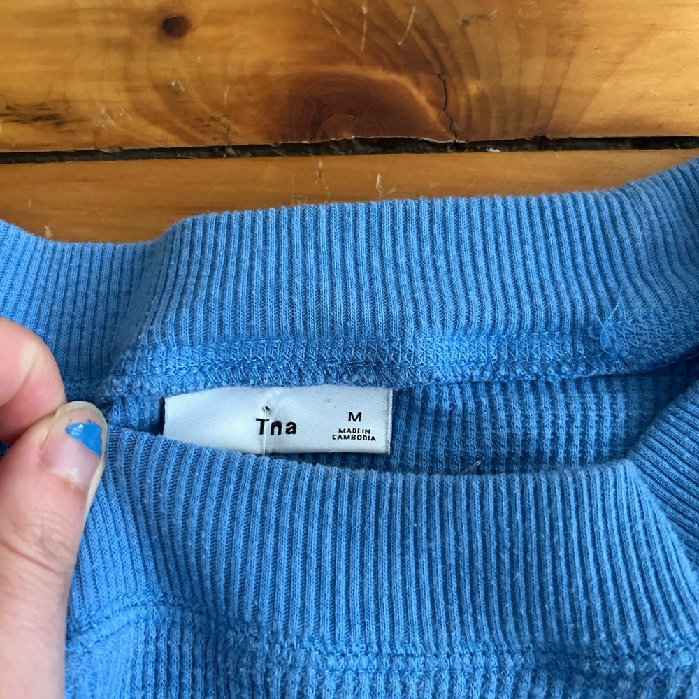 ☀️3/$25 ARITZIA Tna Waffle Knit Long Sleeve Top medium blue - Picture 3 of 5